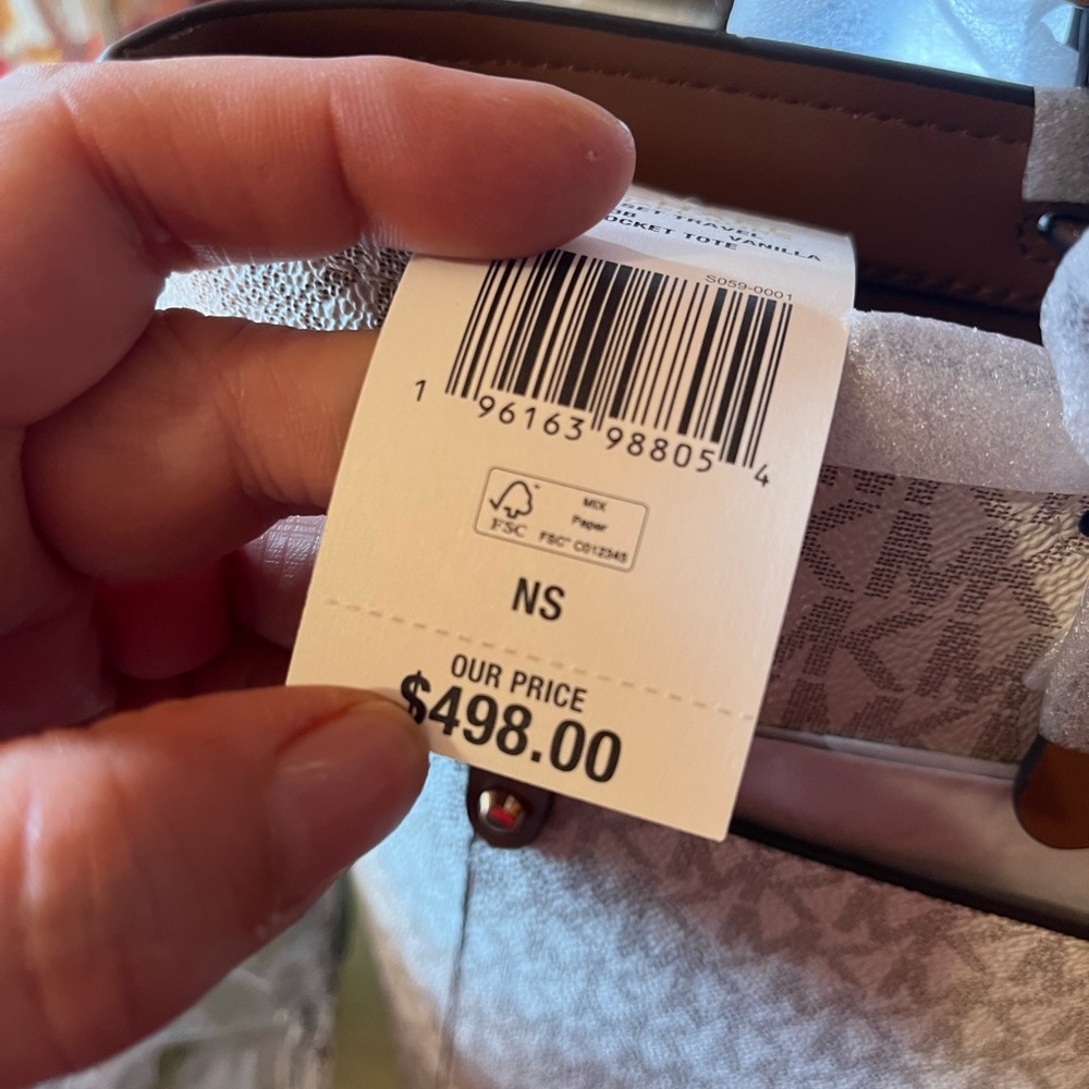 Micheal Kors tote bag. Brand new with tags. - Picture 10 of 10